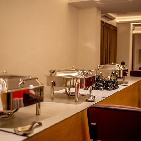 The One Hotel Nashik Buitenkant foto