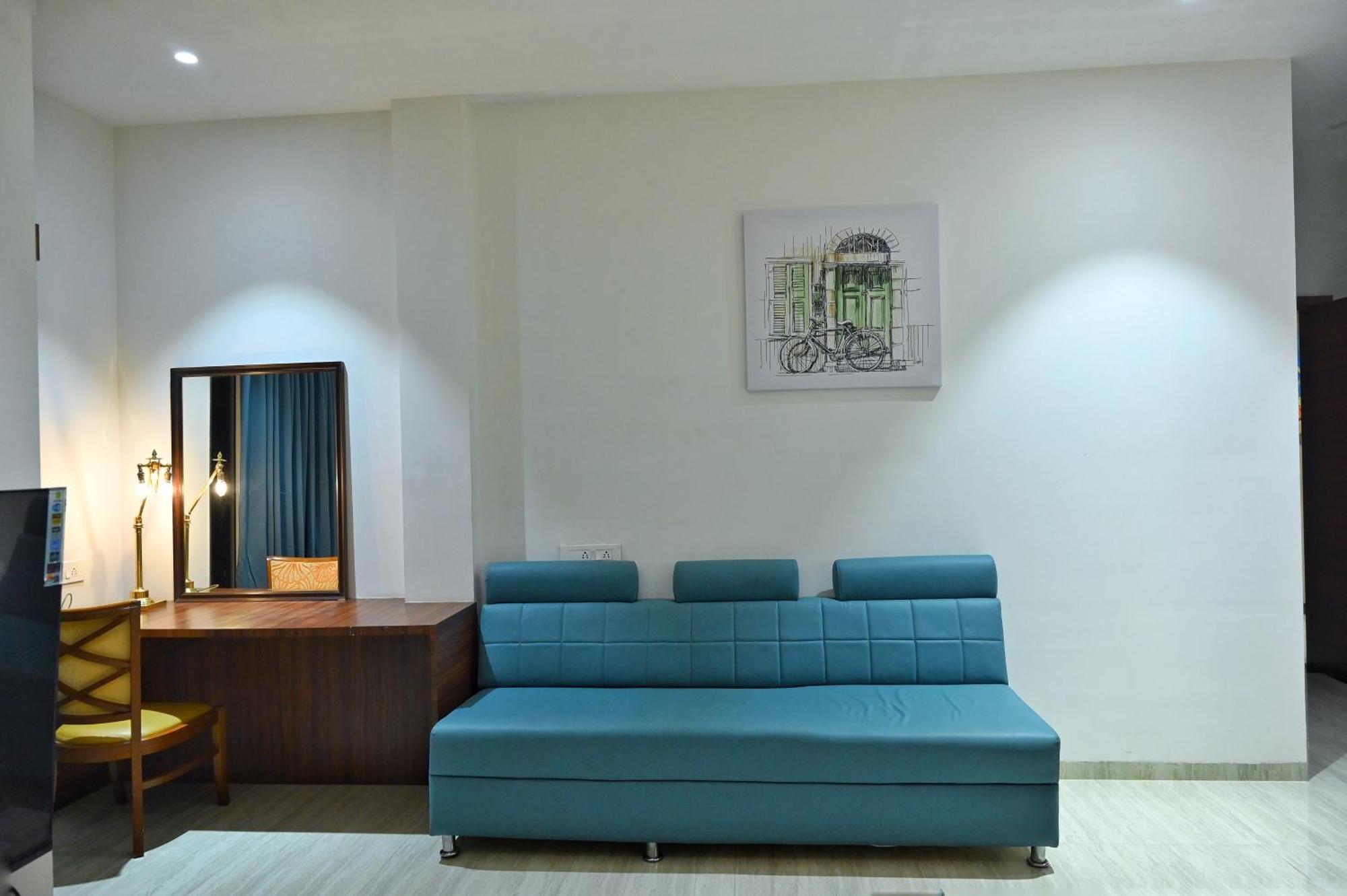 The One Hotel Nashik Buitenkant foto
