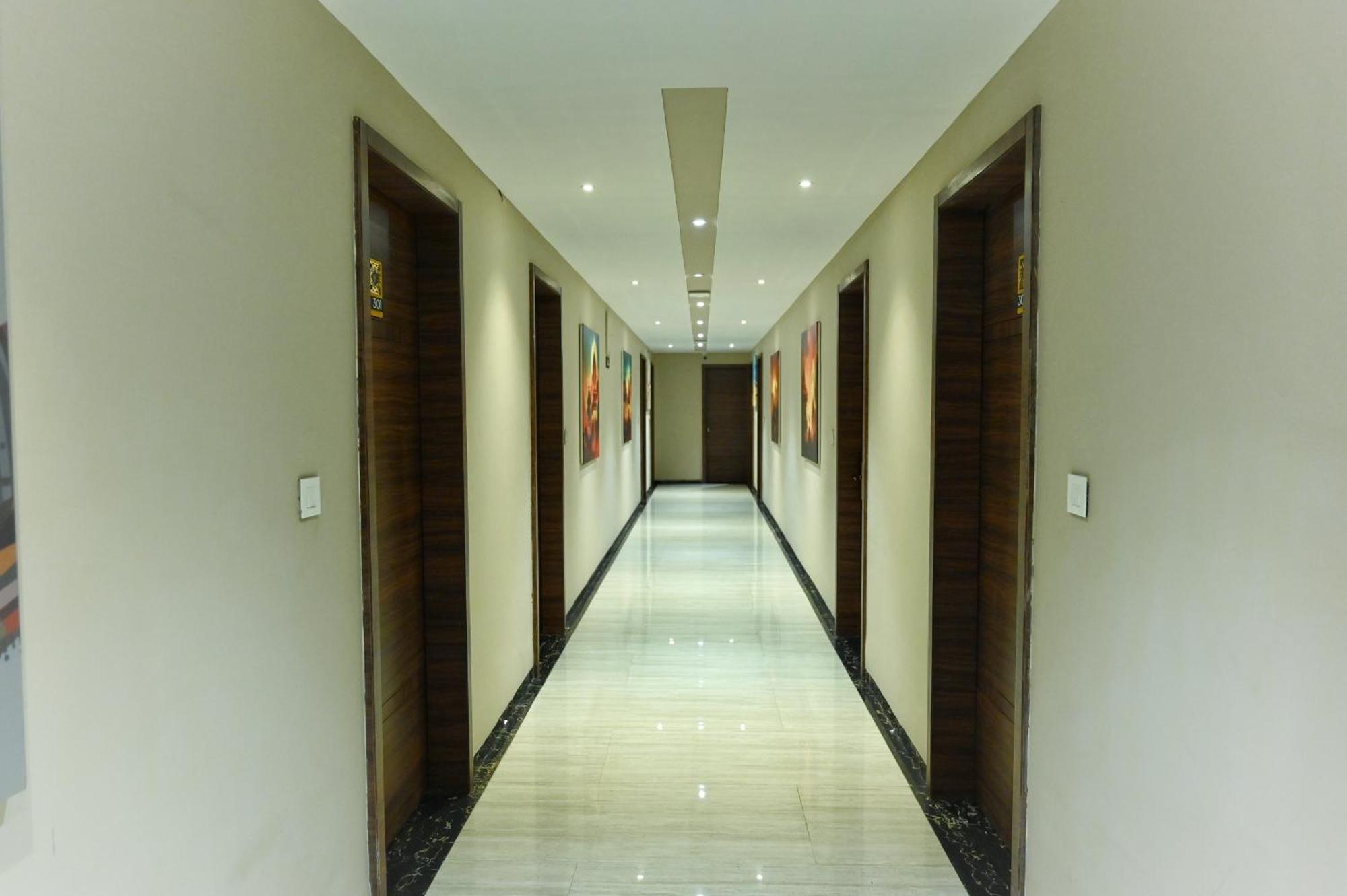 The One Hotel Nashik Buitenkant foto