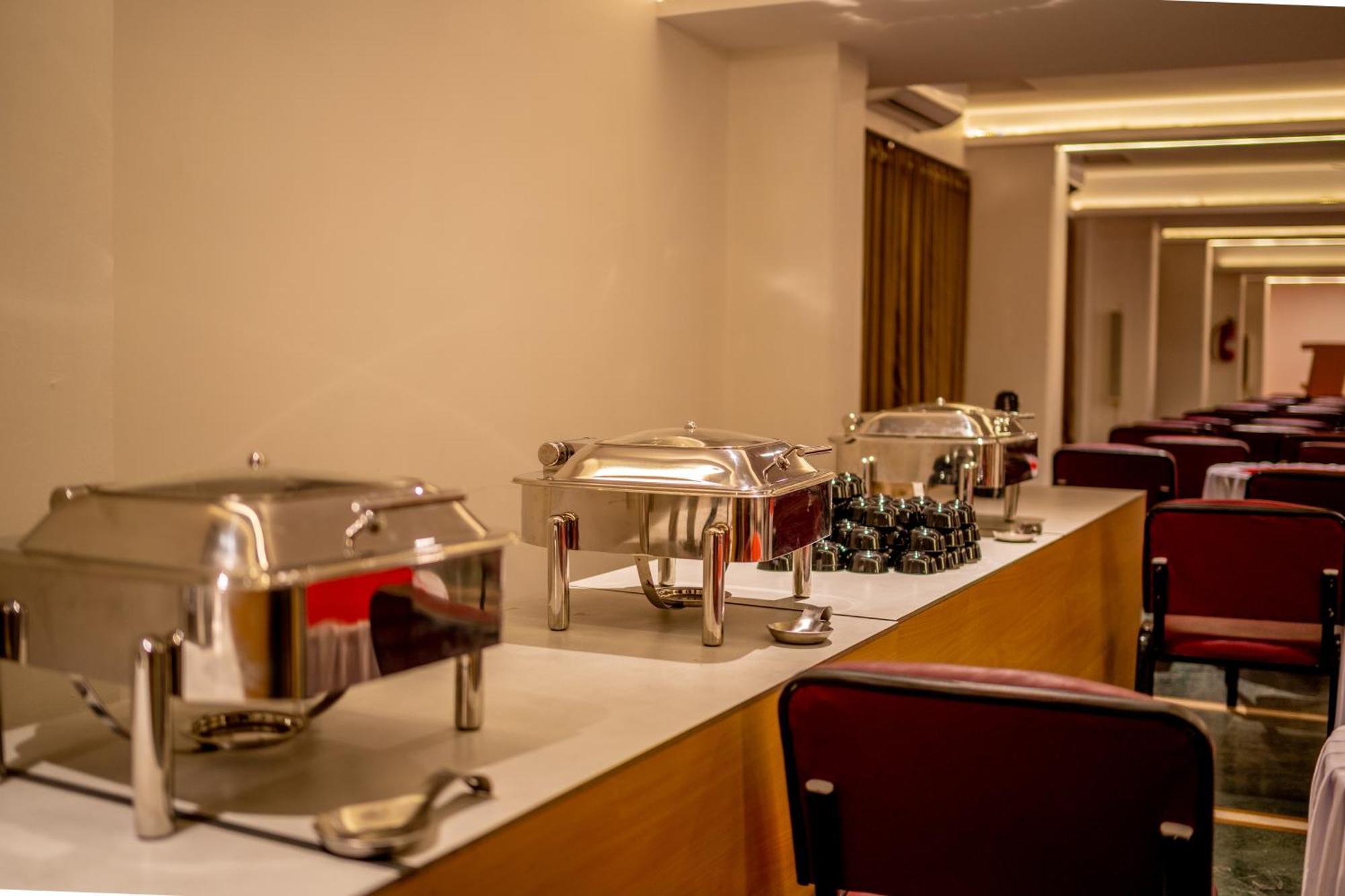The One Hotel Nashik Buitenkant foto